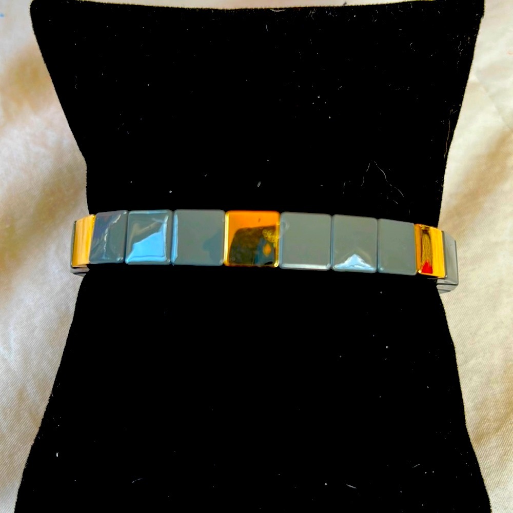 Enamel bracelet